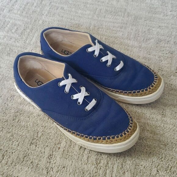 UGG | Womens Eyan II Sneakers - Picture 1 of 6
